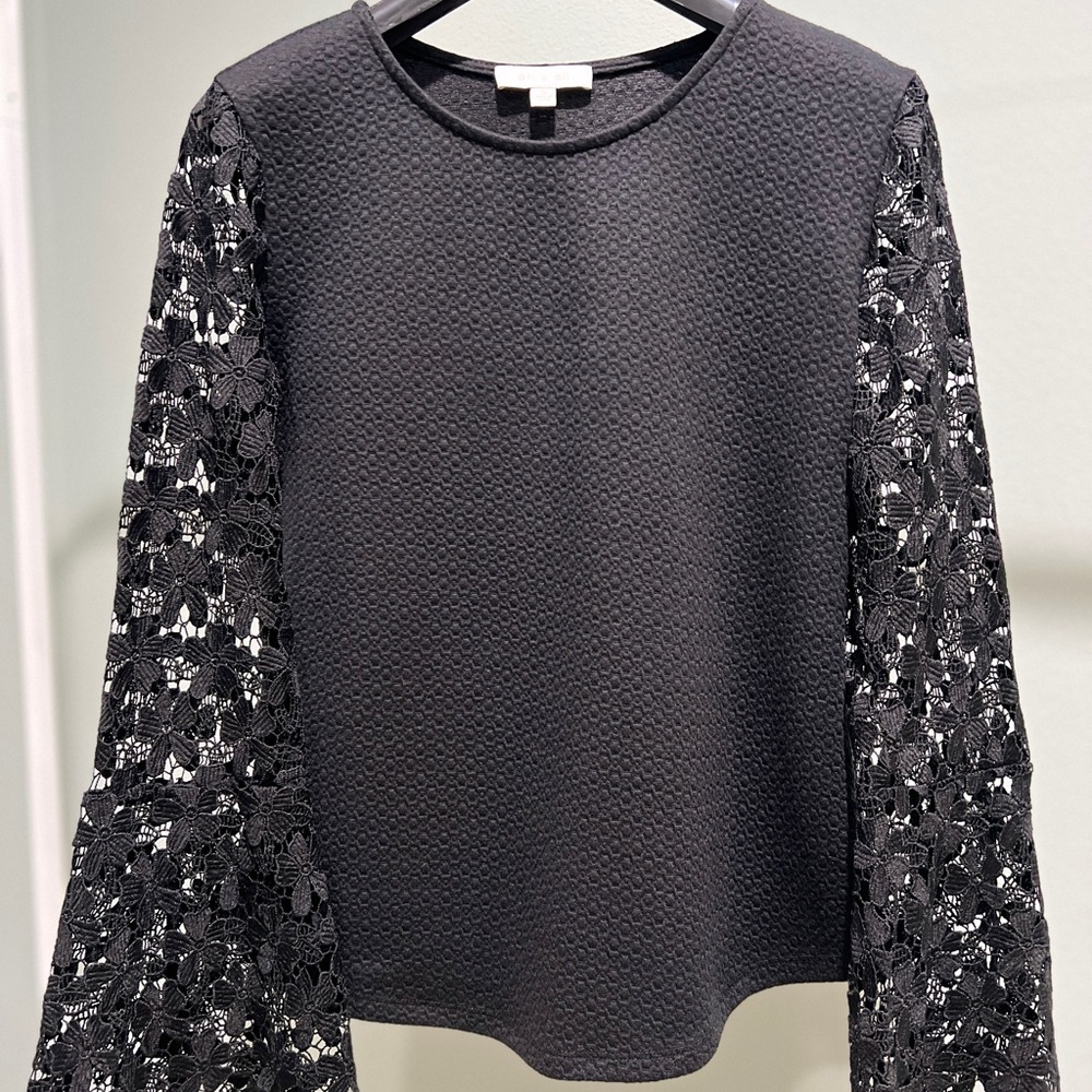 Anthropologie Eri + Ali Black laced sleeves Size S